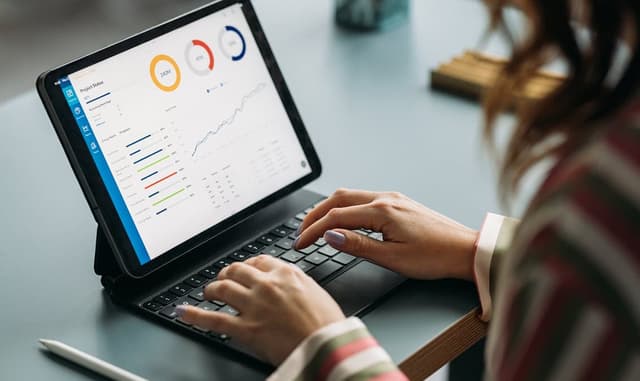 Power BI: Create analytics reports